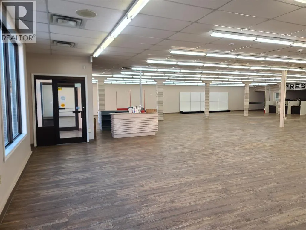 10013 100 Avenue
