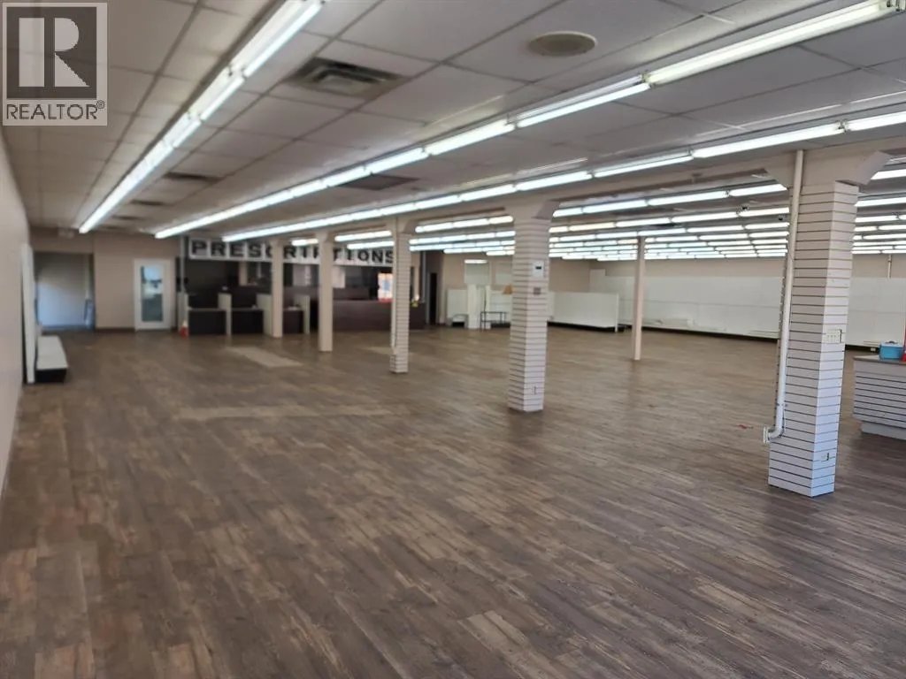 10013 100 Avenue