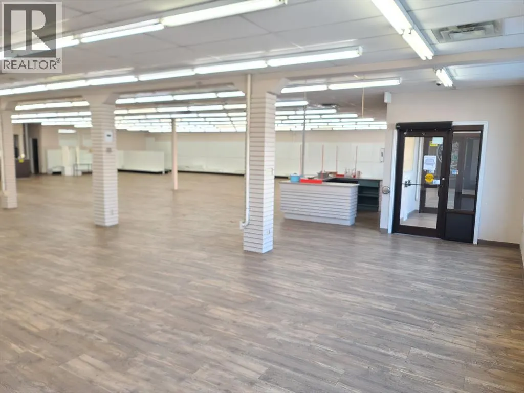 10013 100 Avenue