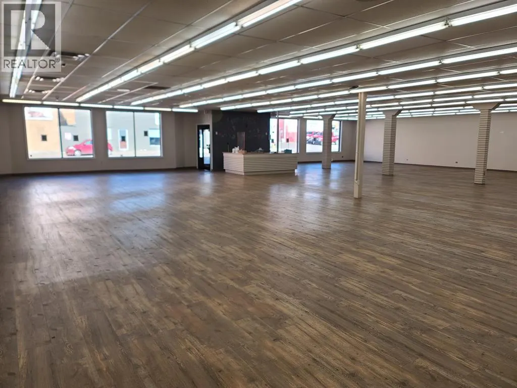 10013 100 Avenue