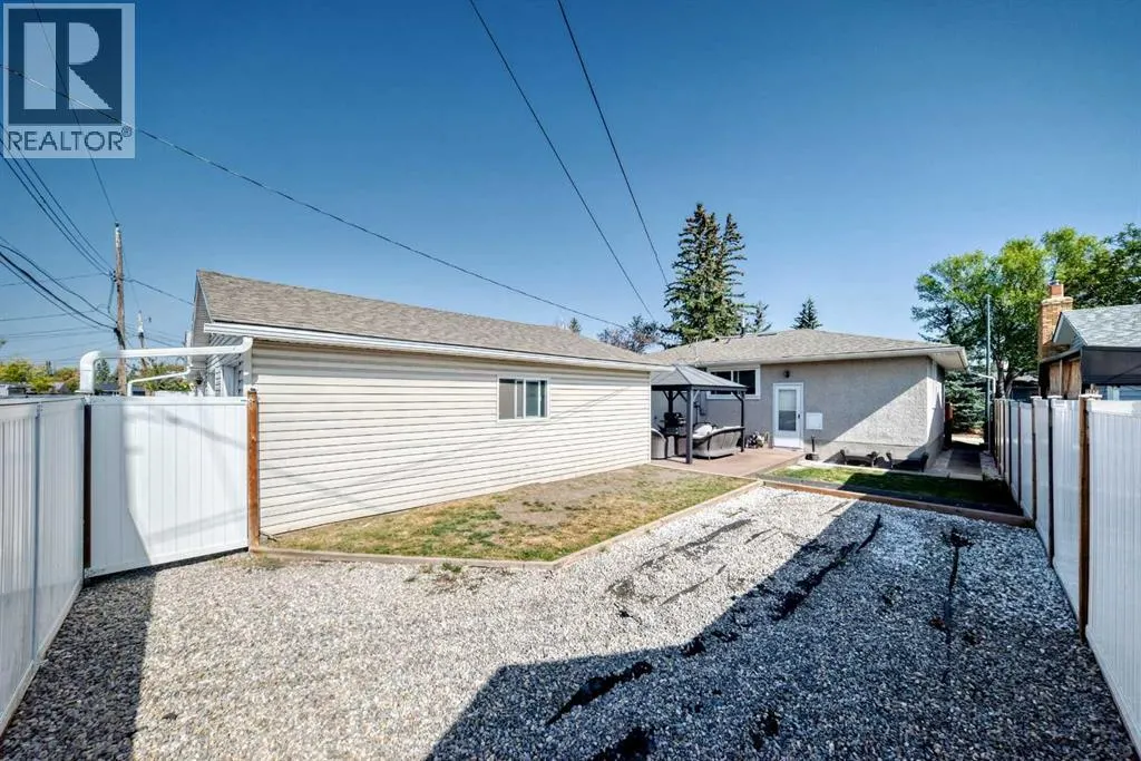 727 macleay Road NE
