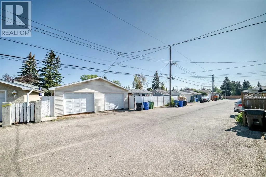 727 macleay Road NE