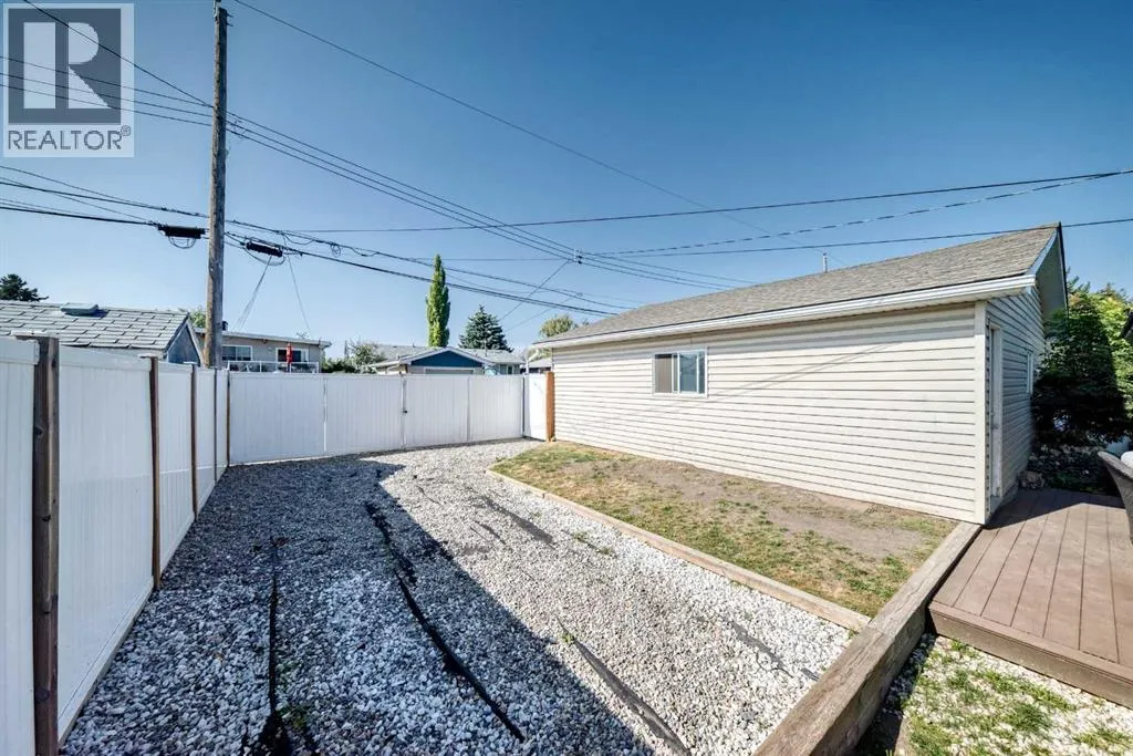 727 macleay Road NE