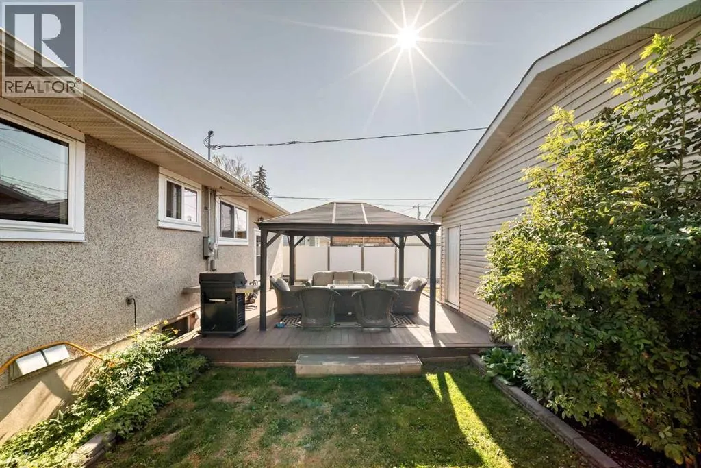 727 macleay Road NE