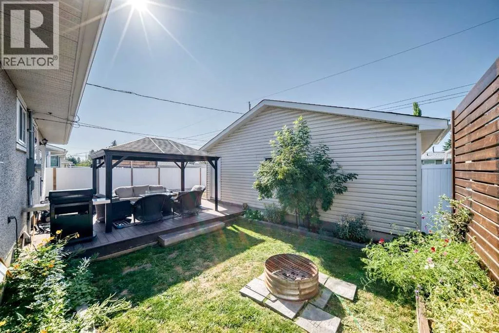 727 macleay Road NE