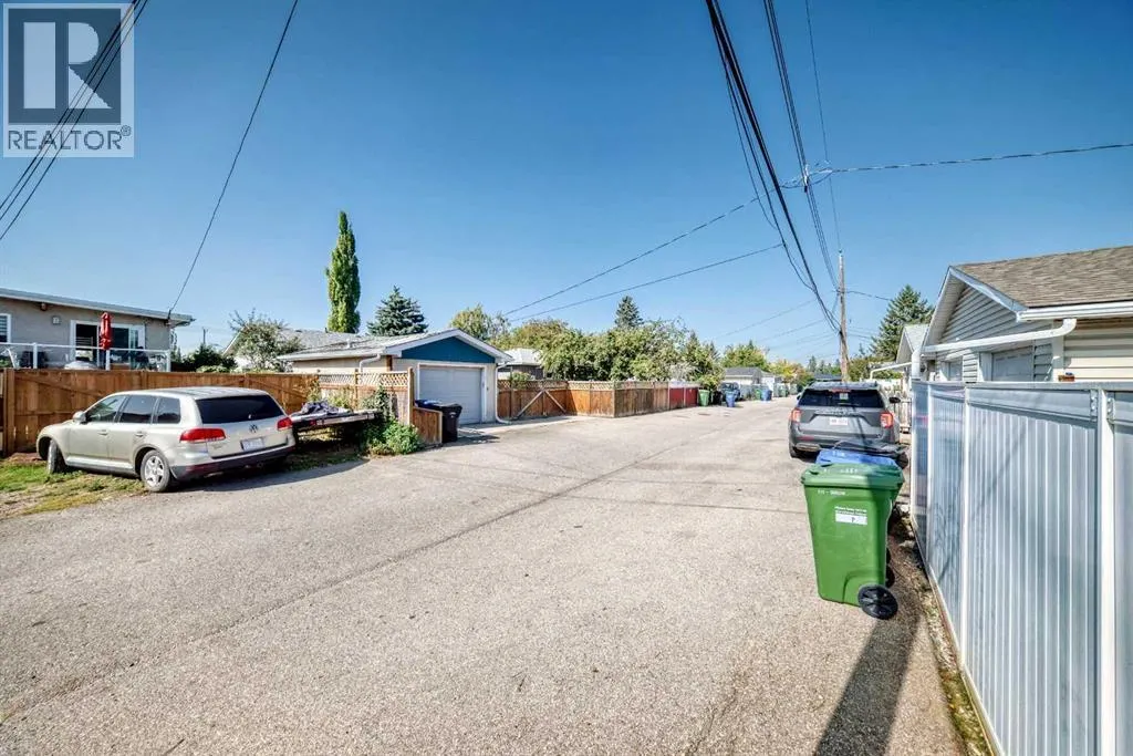 727 macleay Road NE