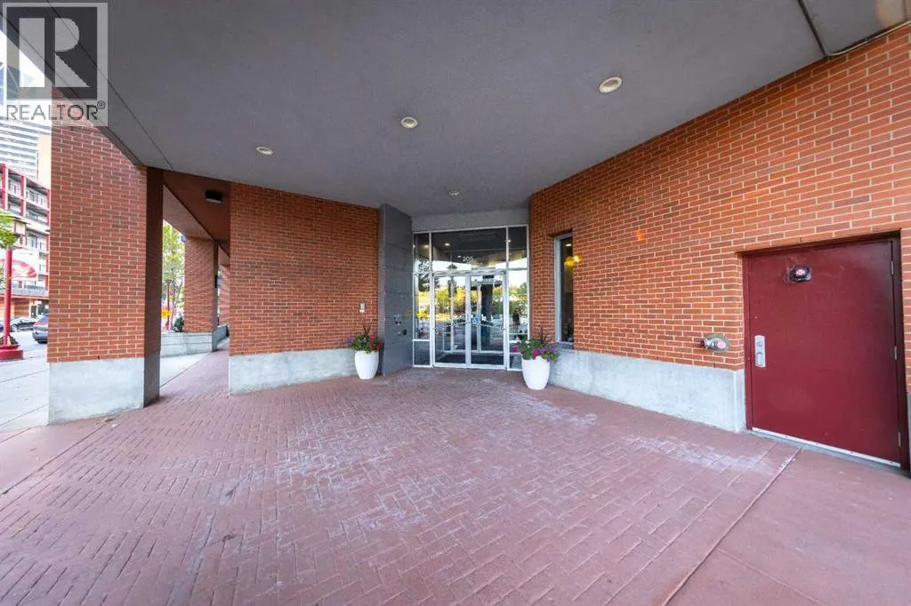 712, 205 Riverfront Avenue SW