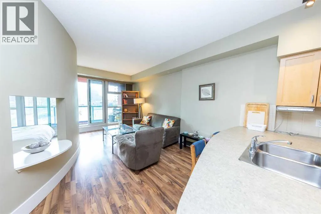 712, 205 Riverfront Avenue SW
