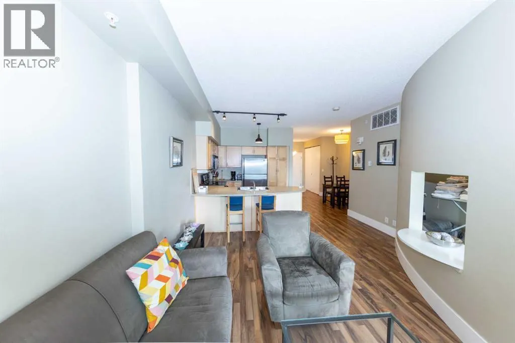 712, 205 Riverfront Avenue SW