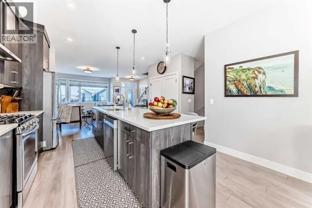 17 Royal Elm Green NW
