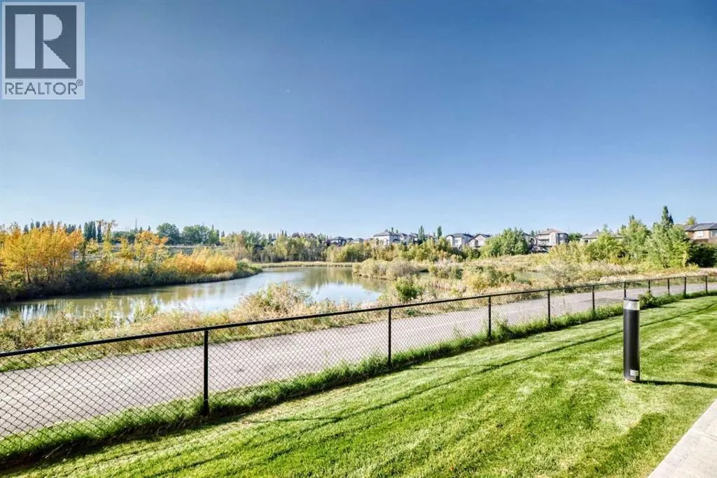 17 Royal Elm Green NW