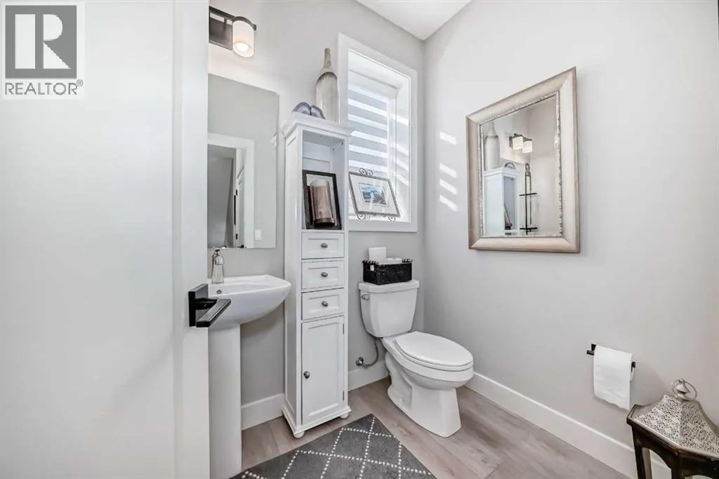 17 Royal Elm Green NW
