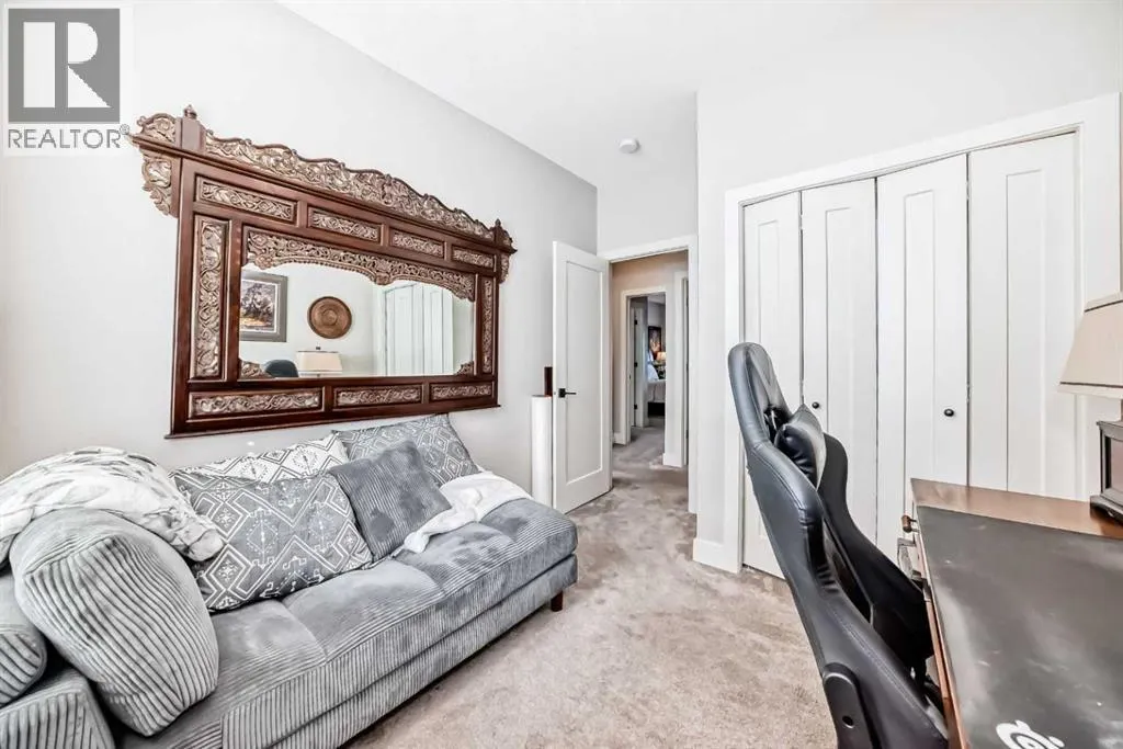 17 Royal Elm Green NW