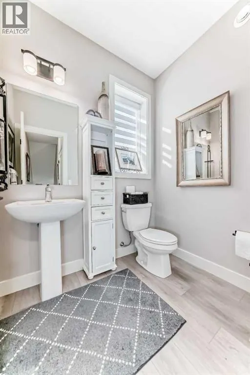 17 Royal Elm Green NW