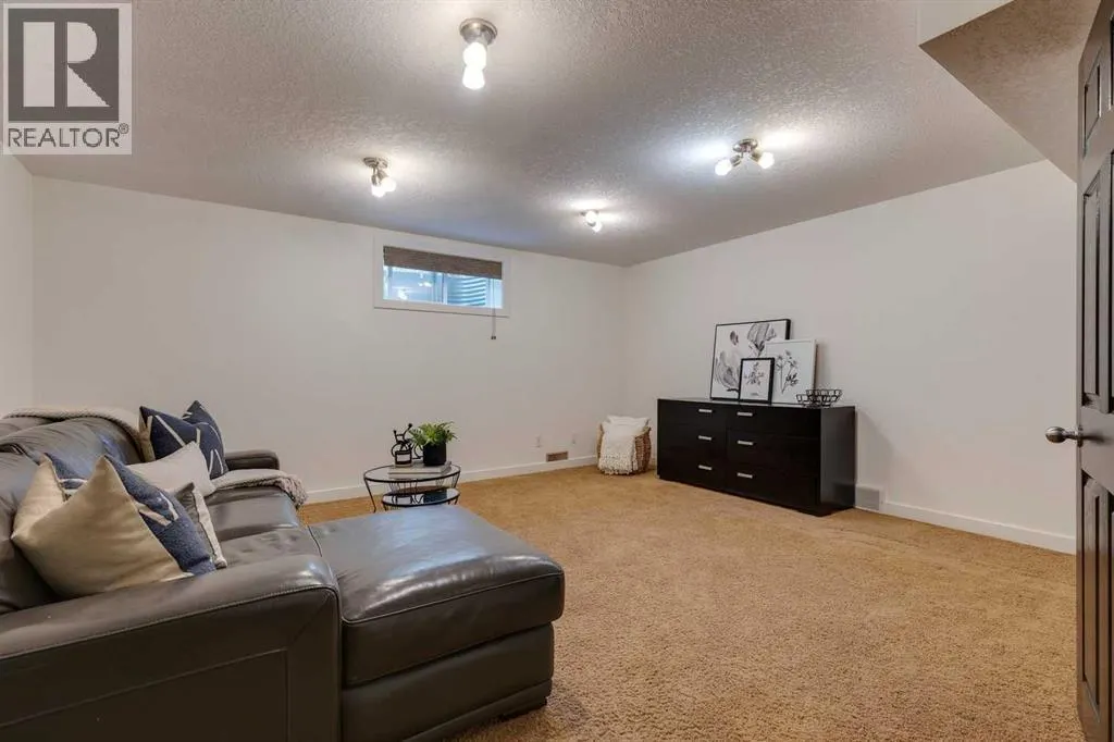 107 Aspen Stone Crescent SW