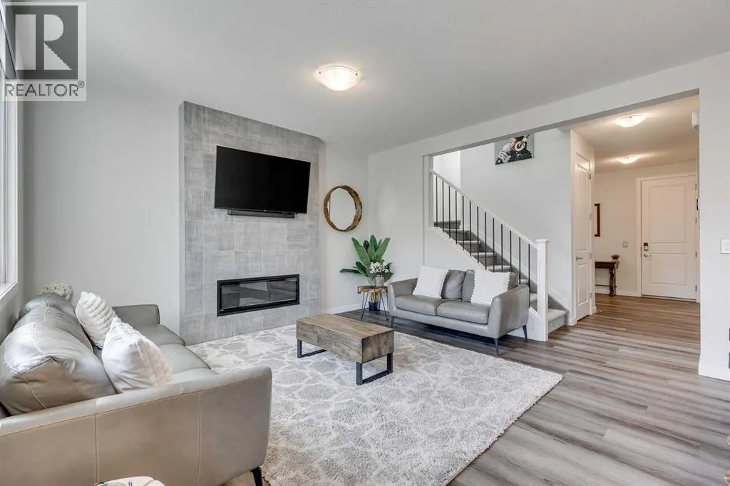 1112 Chinook Gate Bay SW