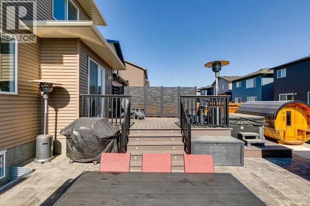 1112 Chinook Gate Bay SW