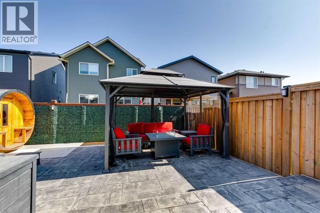 1112 Chinook Gate Bay SW