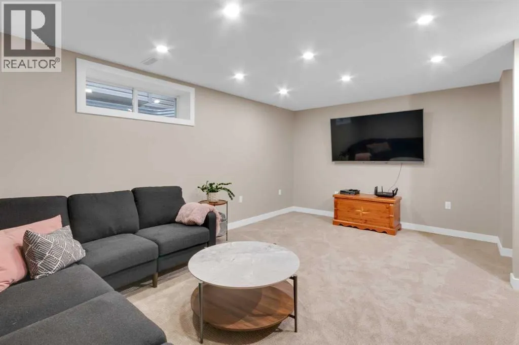 230 Evanscreek Court NW