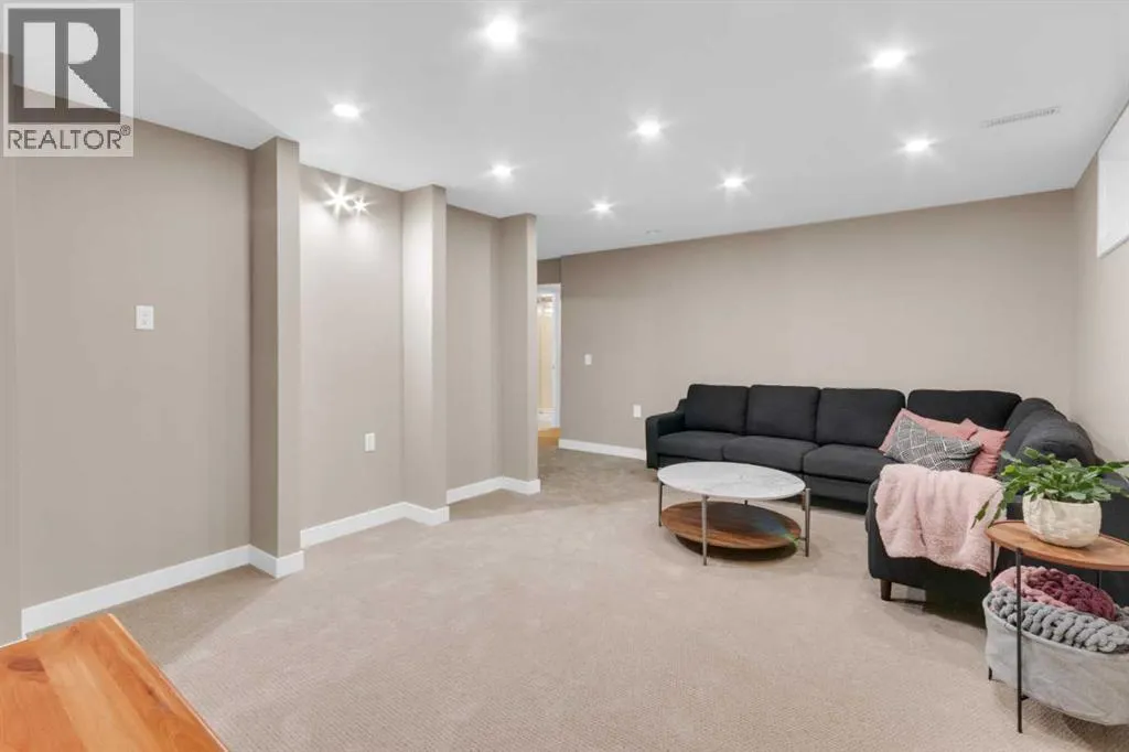 230 Evanscreek Court NW