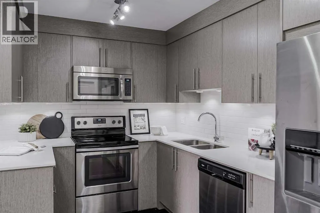 7404, 302 Skyview Ranch Drive NE