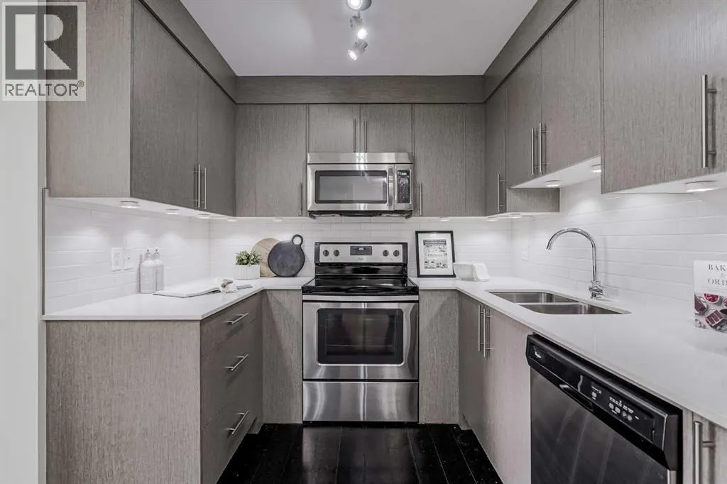 7404, 302 Skyview Ranch Drive NE