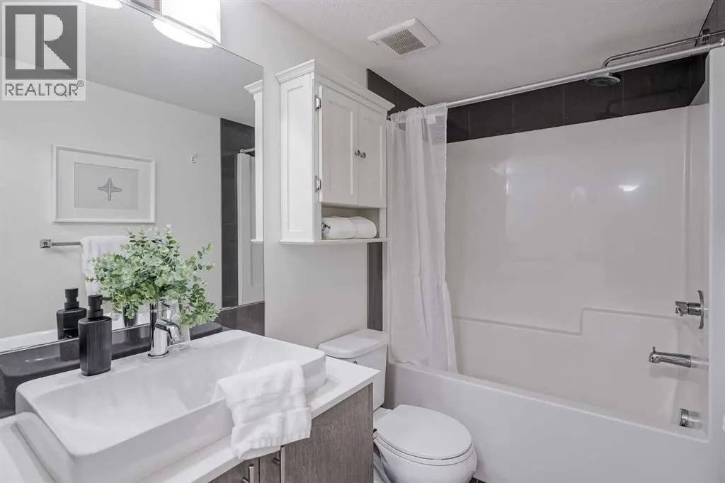 7404, 302 Skyview Ranch Drive NE