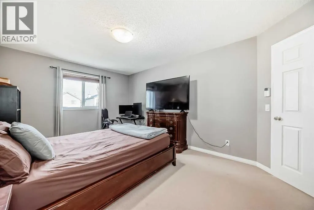 127 Covepark Green NE