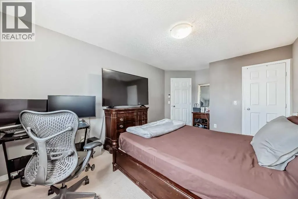 127 Covepark Green NE