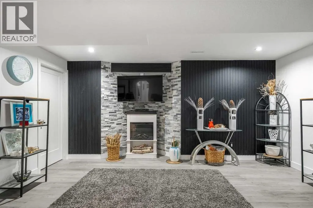 258 Chaparral Court SE
