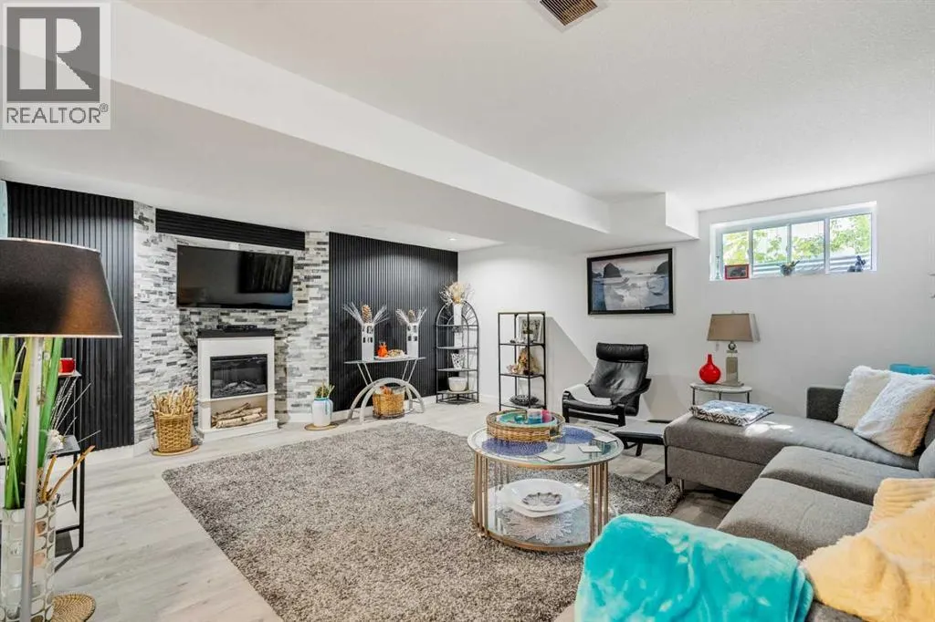 258 Chaparral Court SE