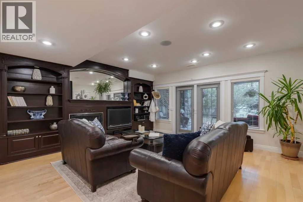 142 Discovery Ridge Boulevard SW