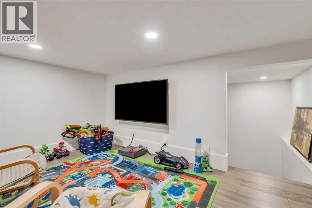 311 Tremblant Heights SW