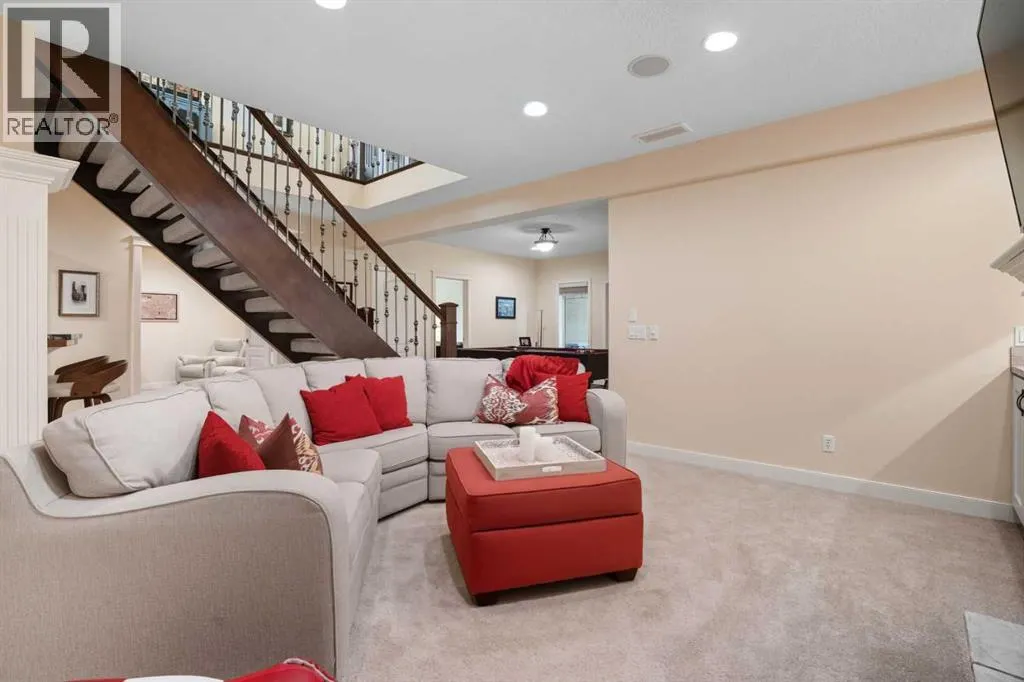 134 Discovery Ridge Boulevard SW
