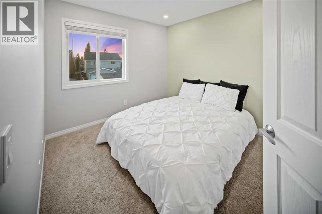 17 Auburn Crest Green SE