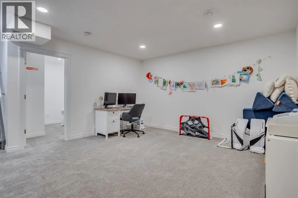 204 Dafoe Way
