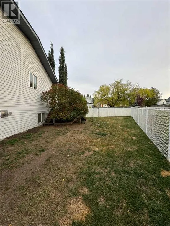 806 Cherry Crescent