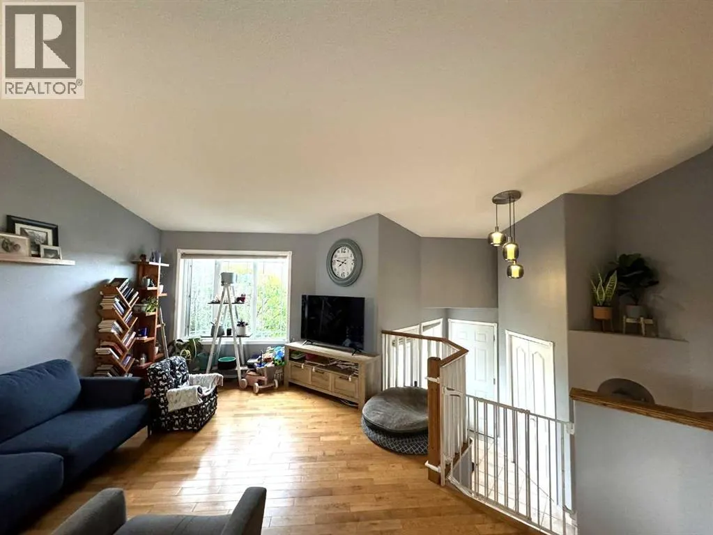 806 Cherry Crescent