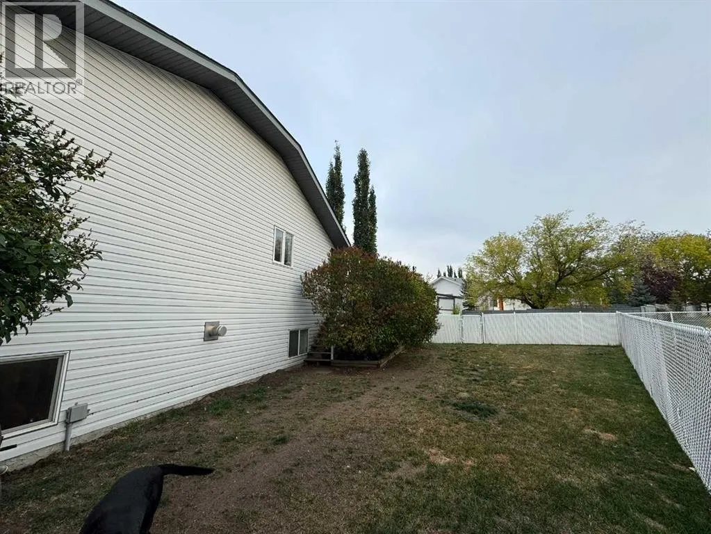806 Cherry Crescent