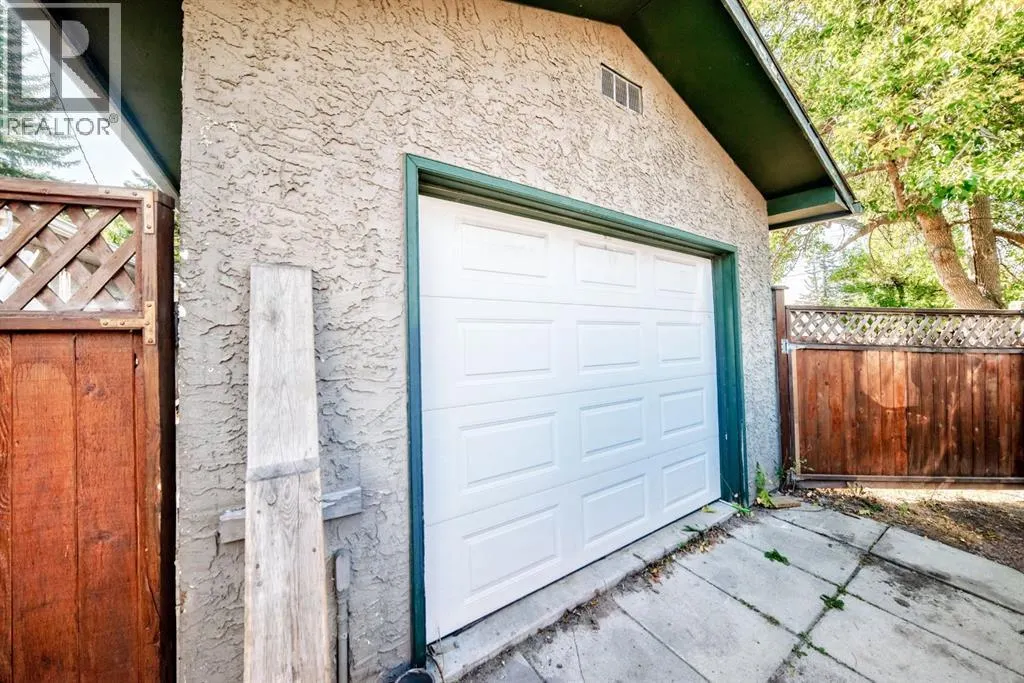 2443 Fir Drive SE