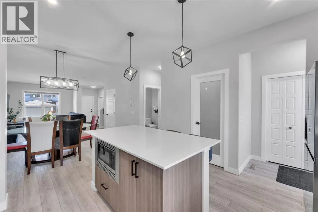 67 Corner Glen Gardens NE