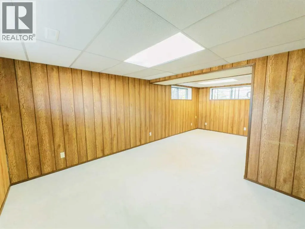 121 3rd Avenue S