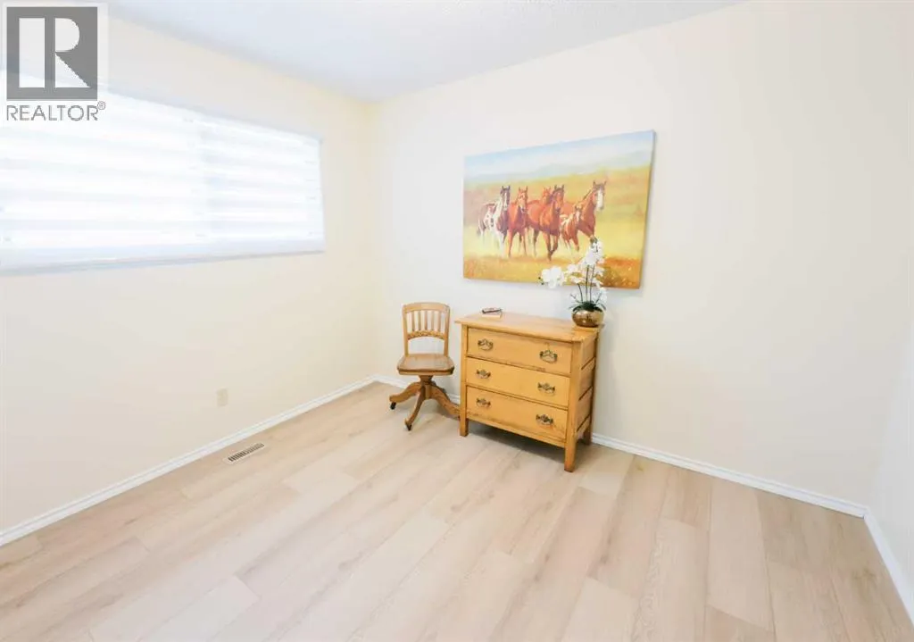 121 3rd Avenue S