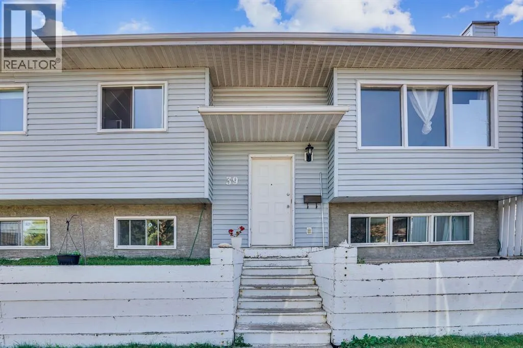 39 Ventura Road NE
