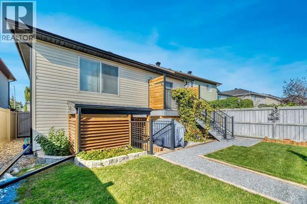 128 Chapalina Crescent SE