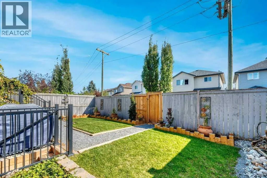 128 Chapalina Crescent SE