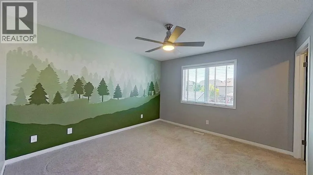 63 Elgin Meadows Park SE