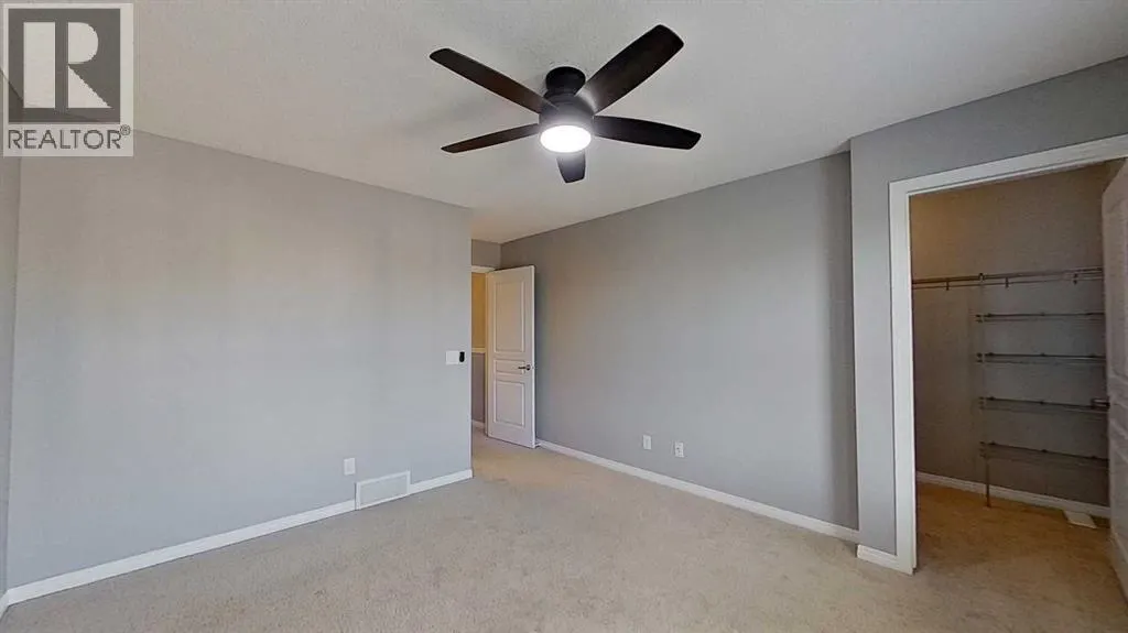 63 Elgin Meadows Park SE