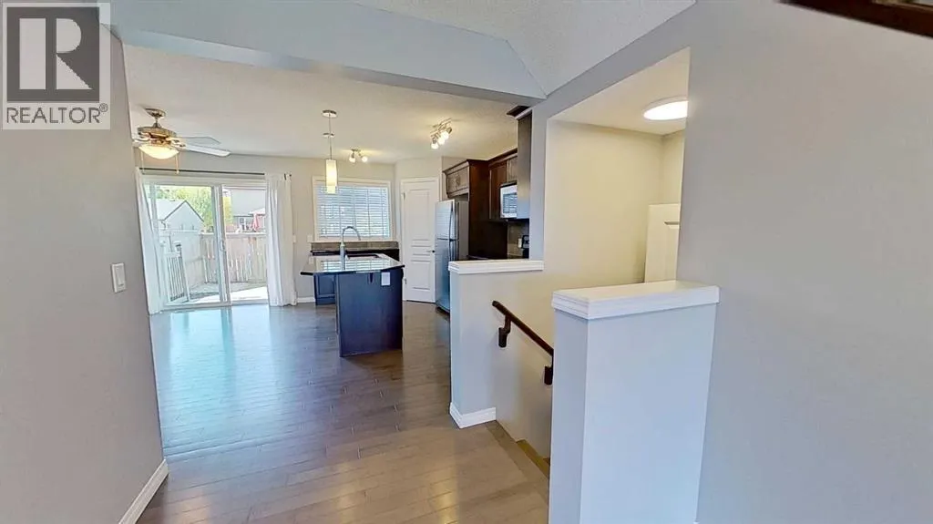 63 Elgin Meadows Park SE