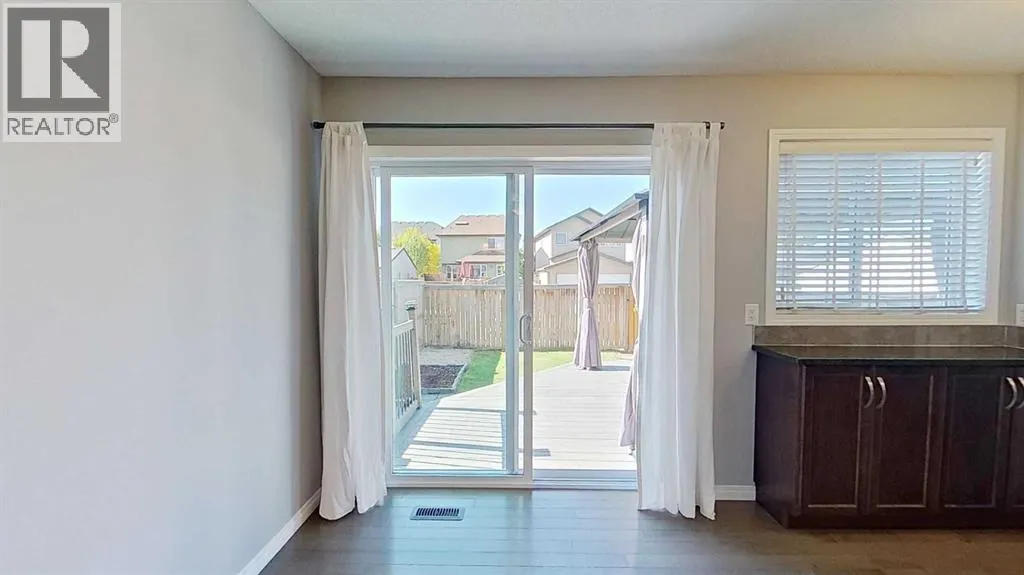 63 Elgin Meadows Park SE